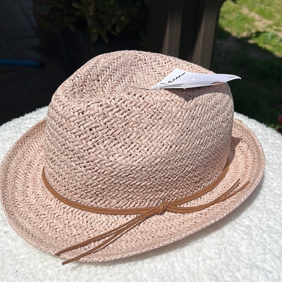 I am Accessories - NWT Sun hat
